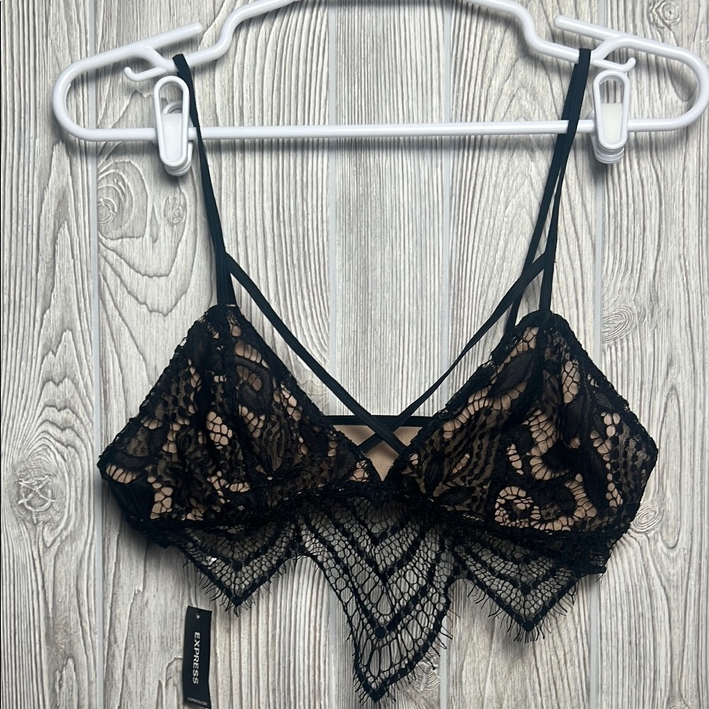 Express One Eleven Lace Bralett. Black With Nude Lining Sz Medium NWT